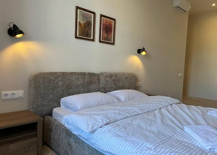 Sweet Near Opera House * 리비프