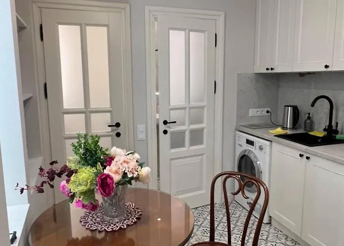 Sweet Near Opera House *